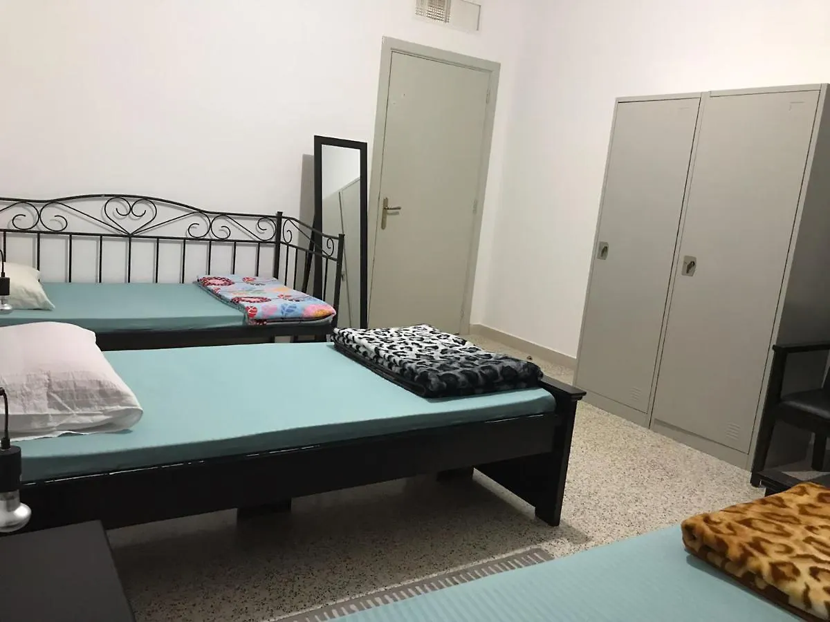 Pansiyon Master And Standard Room Near Corniche Beach Abu Dabi